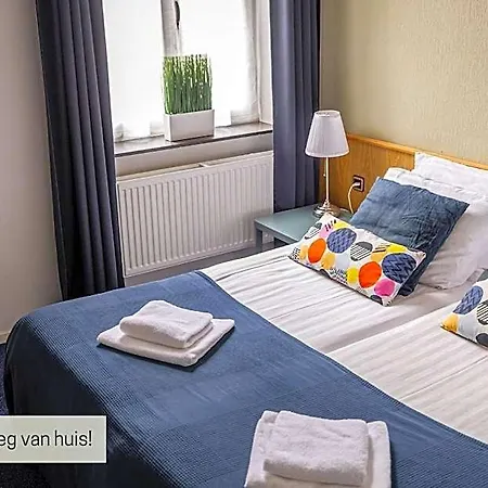 1711 Hotel 3*