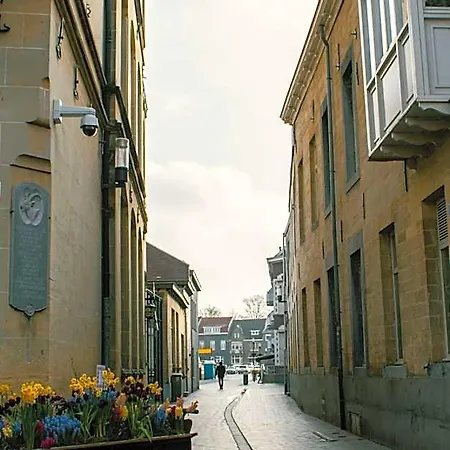 1711 3* Valkenburg (South Holland)